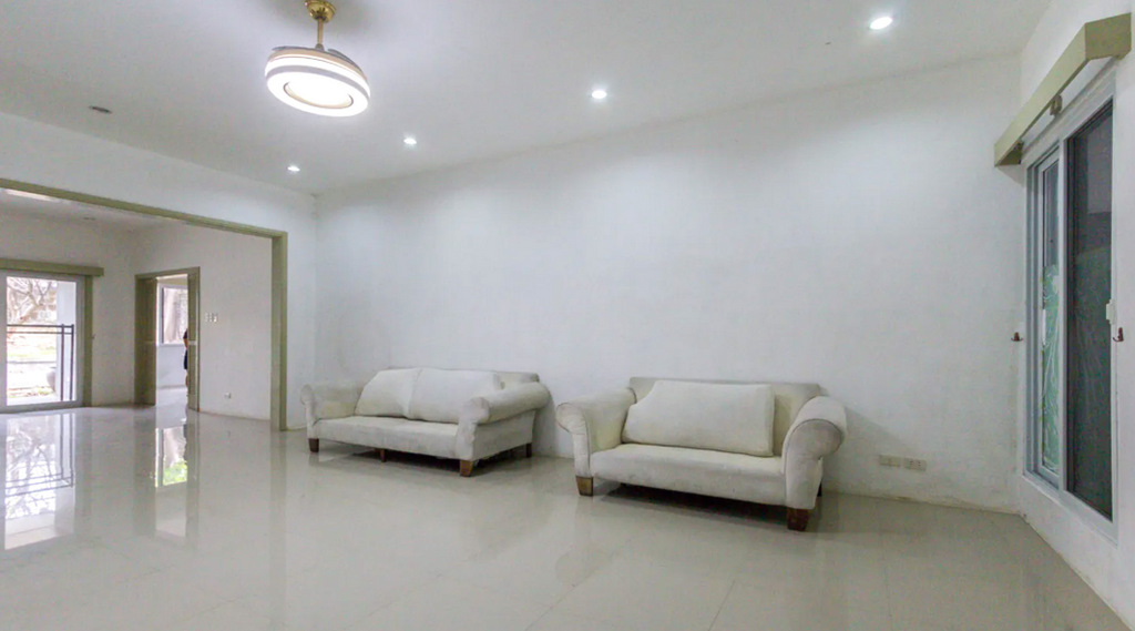 4BR HOUSE FOR RENT BEL AIR 3 Home Discovery