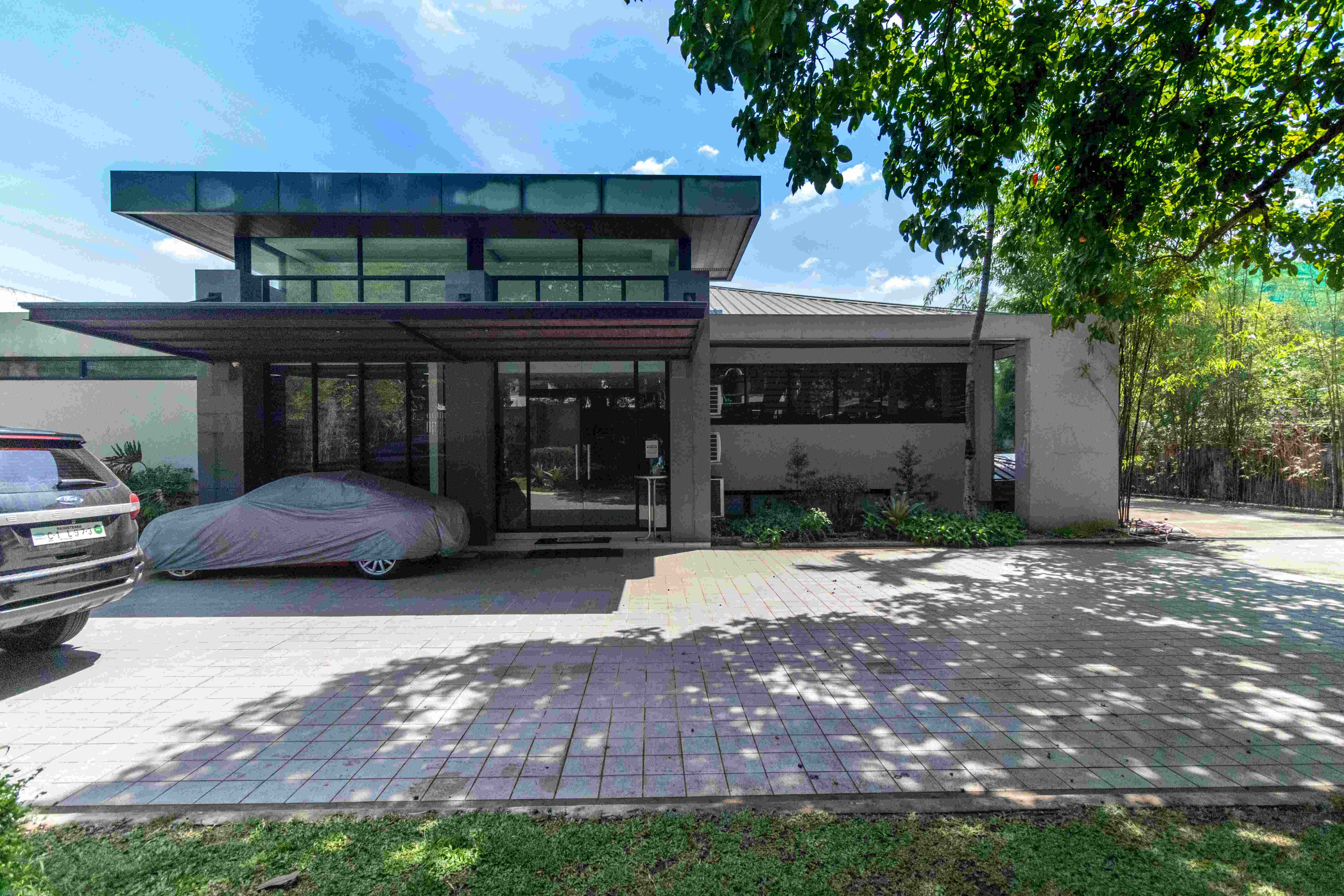 4BR HOME/OFFICE FOR SALE VARSITY HILLS Home Discovery