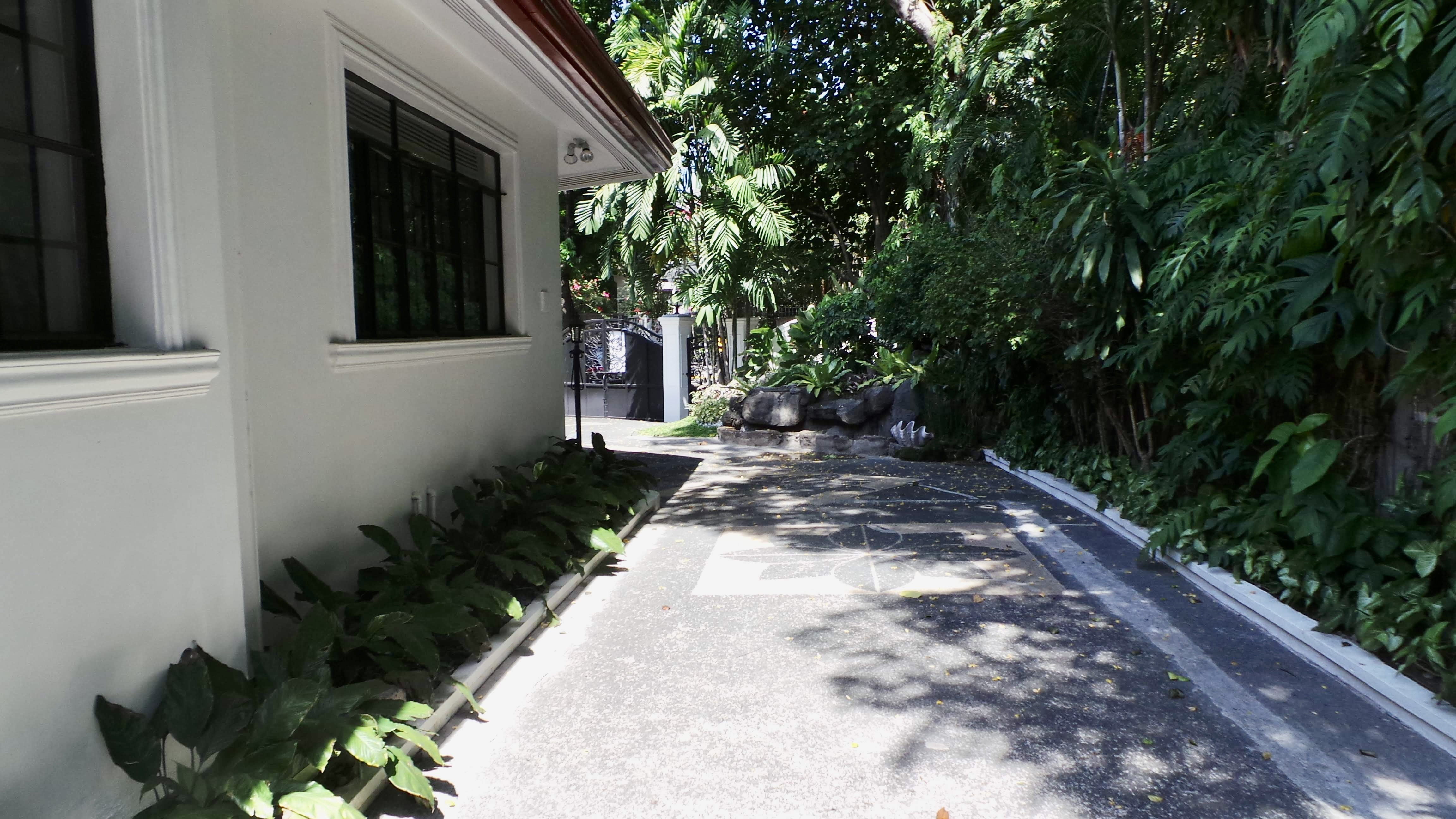 4BR HOUSE FOR RENT VILLAGE Home Discovery