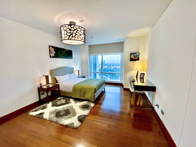 GORGEOUS 3BR CONDO FOR RENT – TWO ROXAS TRIANGLE | Home Discovery