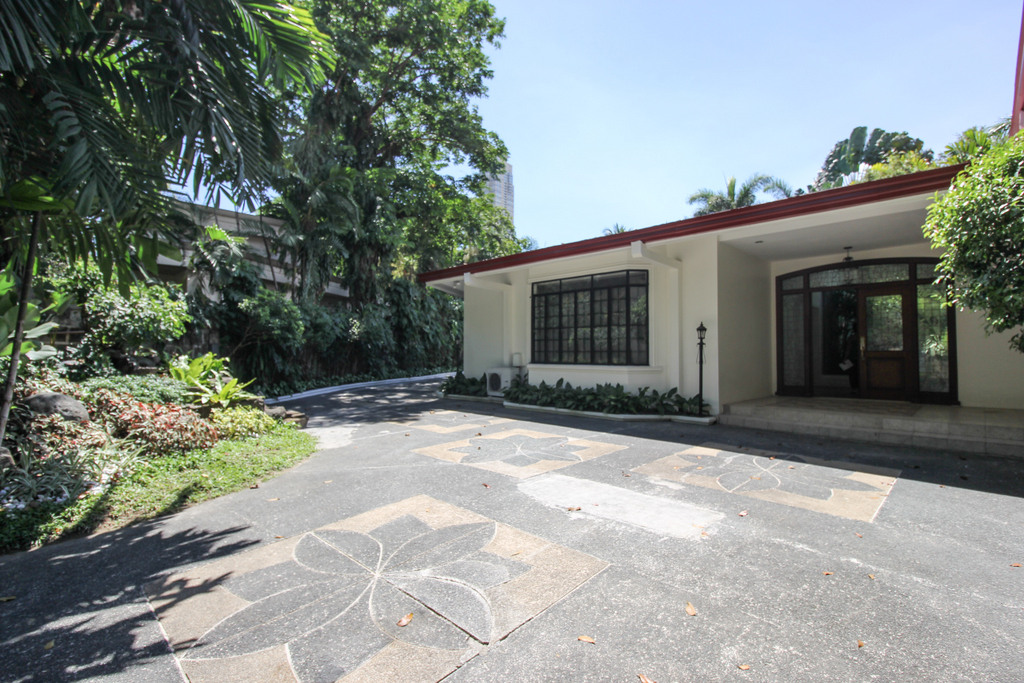 4BR HOUSE FOR RENT VILLAGE Home Discovery